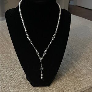 Elegant Pearl and Silver Necklace